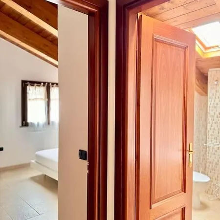 Nura's - Casa Le Ginestre Apartment *