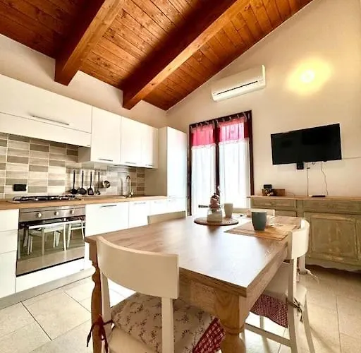 Nura's - Casa Le Ginestre Апартаменты Альгеро