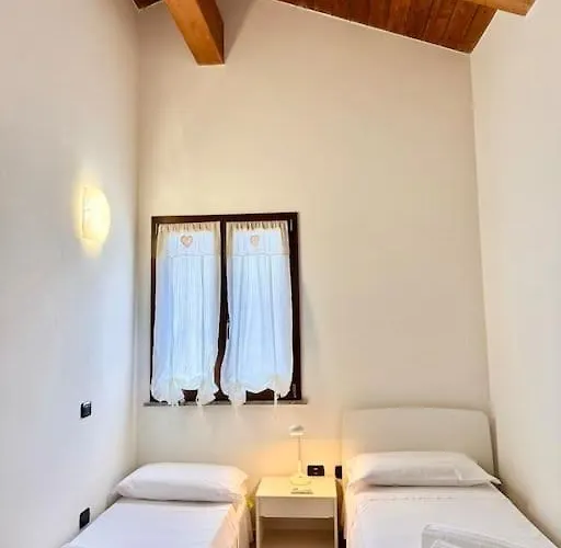 Nura's - Casa Le Ginestre Альгеро
